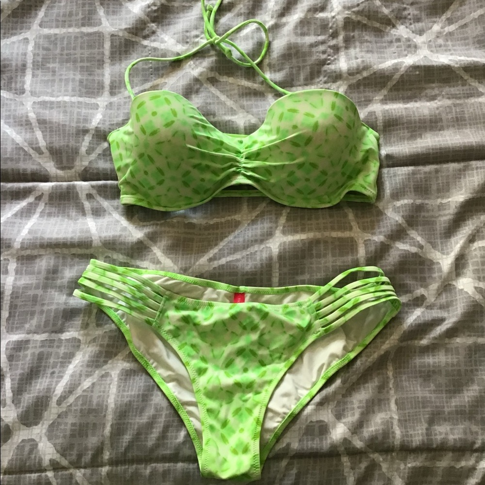 Victoria’s Secret Green Bikini w/Removable Strap